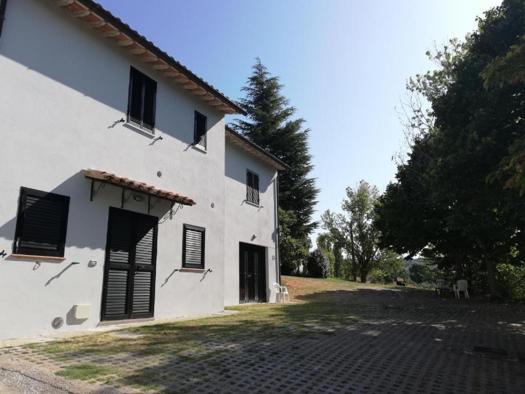 Case In Campagna Con Piscina A โตดี ภายนอก รูปภาพ